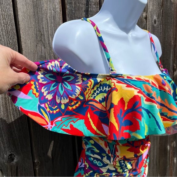 NWT Tahari floral one piece swimsuit size small - Picture 4 of 17